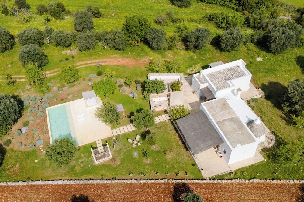 Ker Rail Villa with Pool by Wonderful Italy