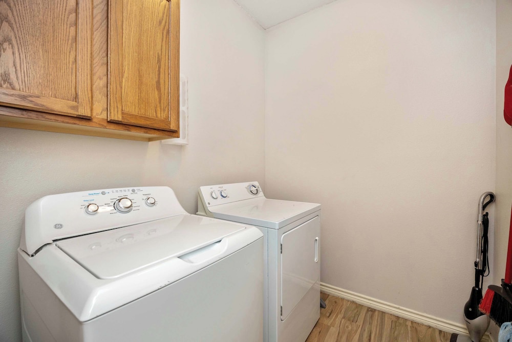 Coastal Townhouse TX Retreat!