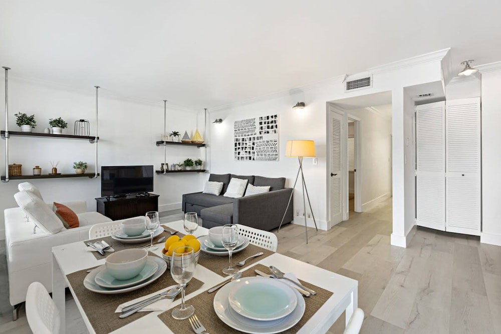 Las Olas Blvd Exclusive Apt With Waterview