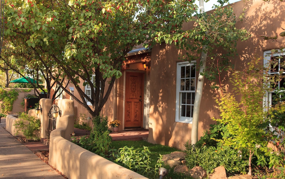El Farolito Bed & Breakfast Inn