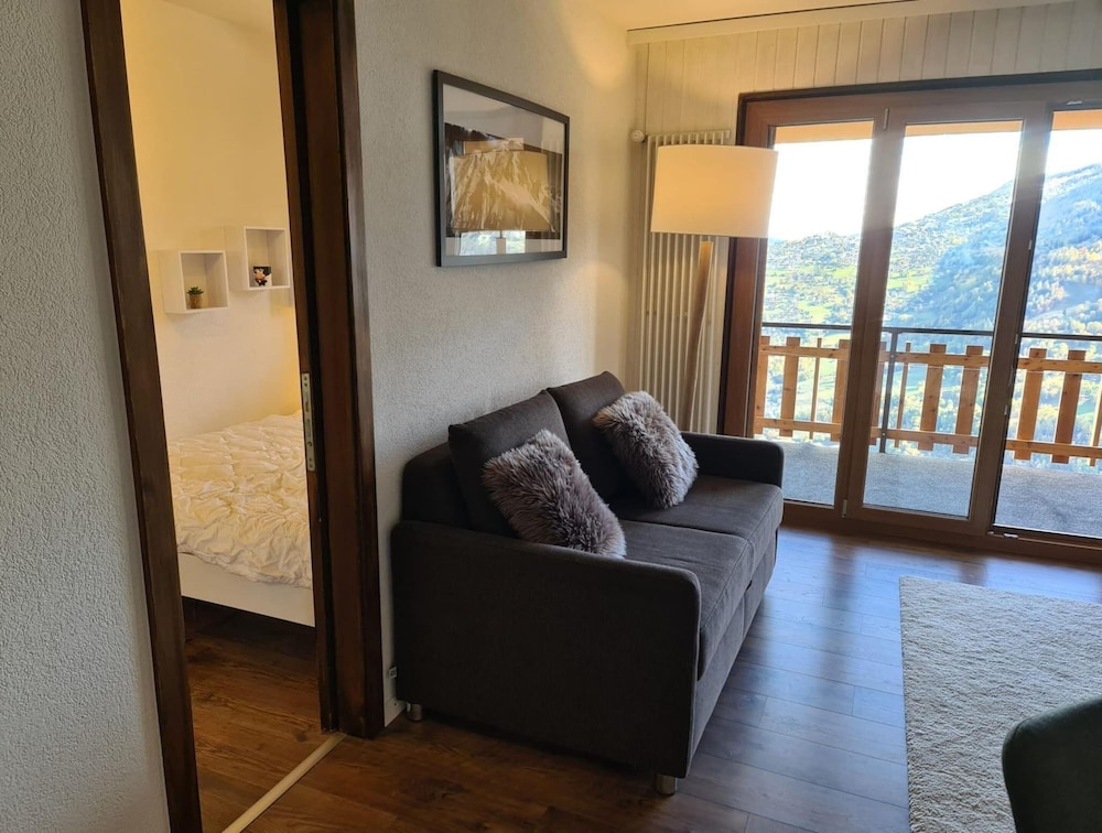 Flat in Veysonnaz Near Ski Lift & Valley Views