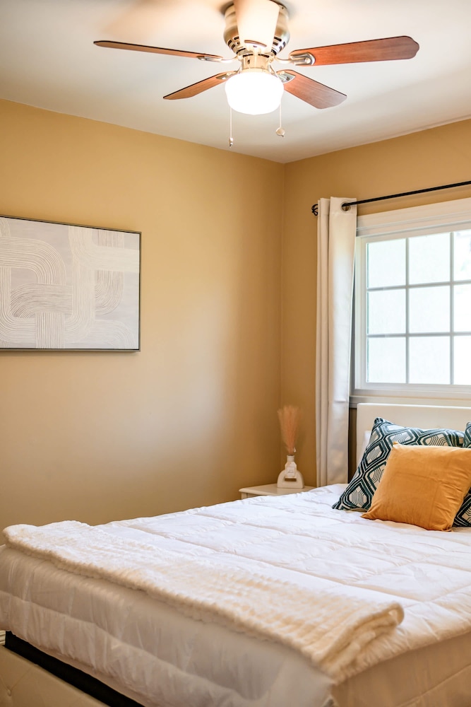 Cozy Getaway Bright Clean Fully Equipped