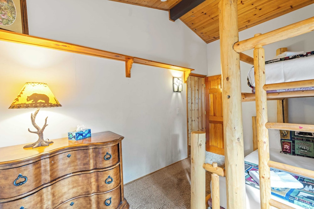 Lakeview Cabin w/ Game Room & Deck Near Ski Slopes & Trails Sleeps 20 Waterview by Avantstay