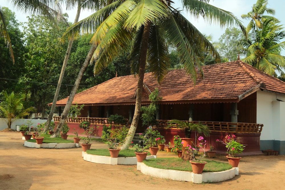 OYO 8839 near Vadackal beach Road
