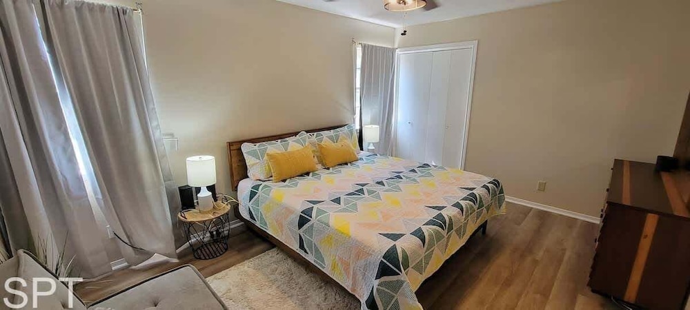 Large 3 Bedr Bay Views Pool Great Deck 3 Bedroom Condo