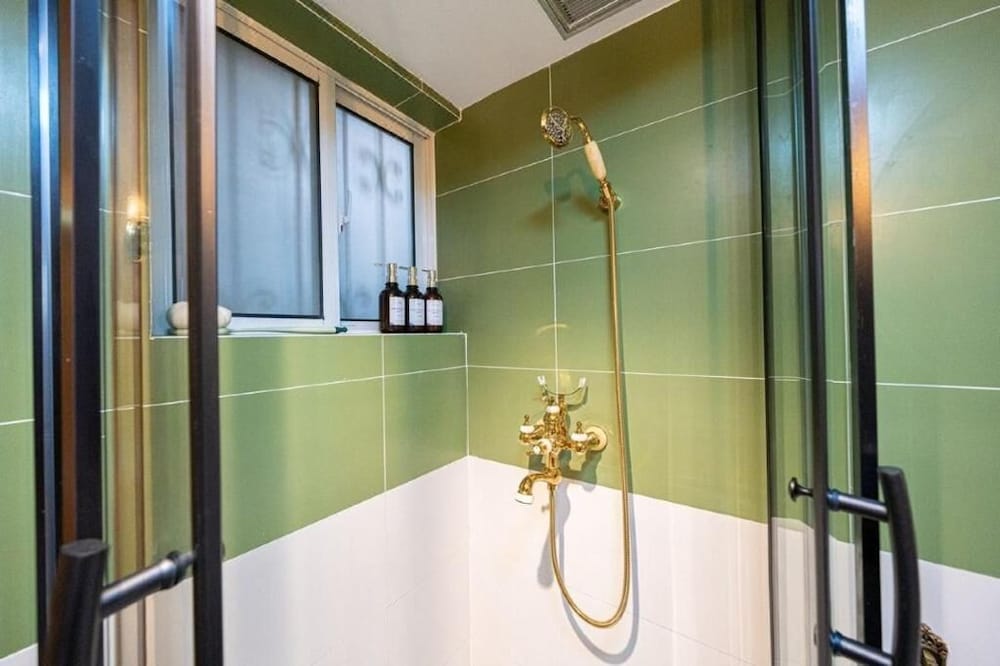 Shanghai Hills& Well-time MCM Family B&B
