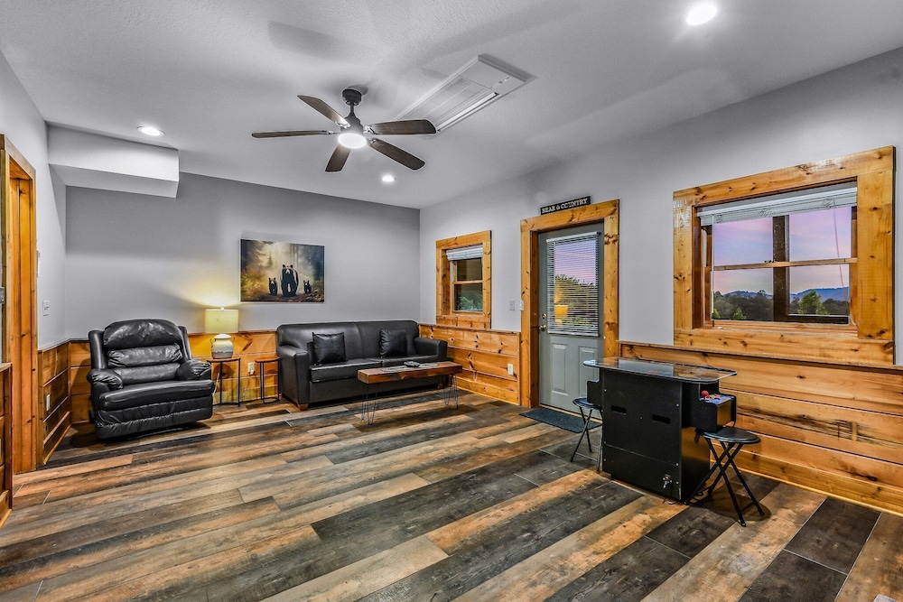 Panoramic Pointe 2 Bedroom Cabin