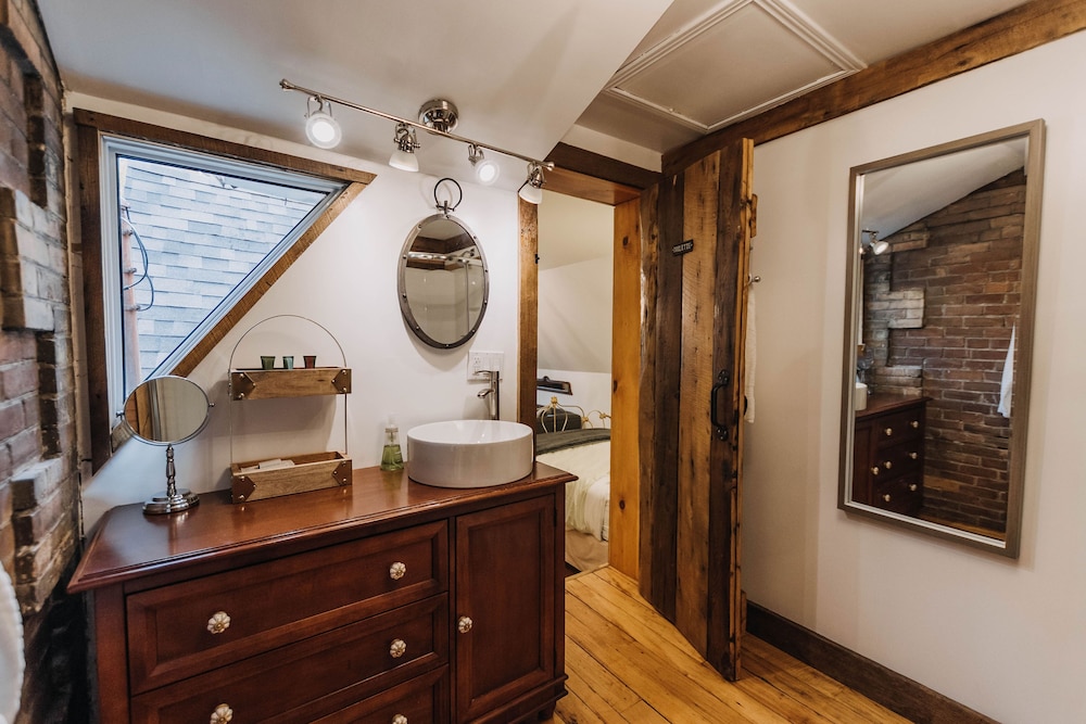 Iron Kettle Bed and Breakfast