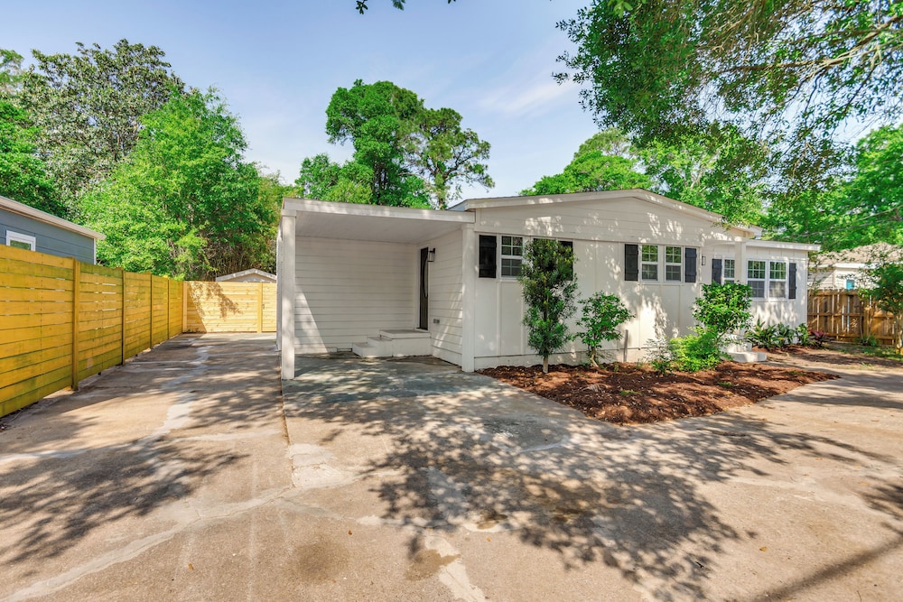 3 Mi to Dtwn Entertainment: Pensacola Family Home!