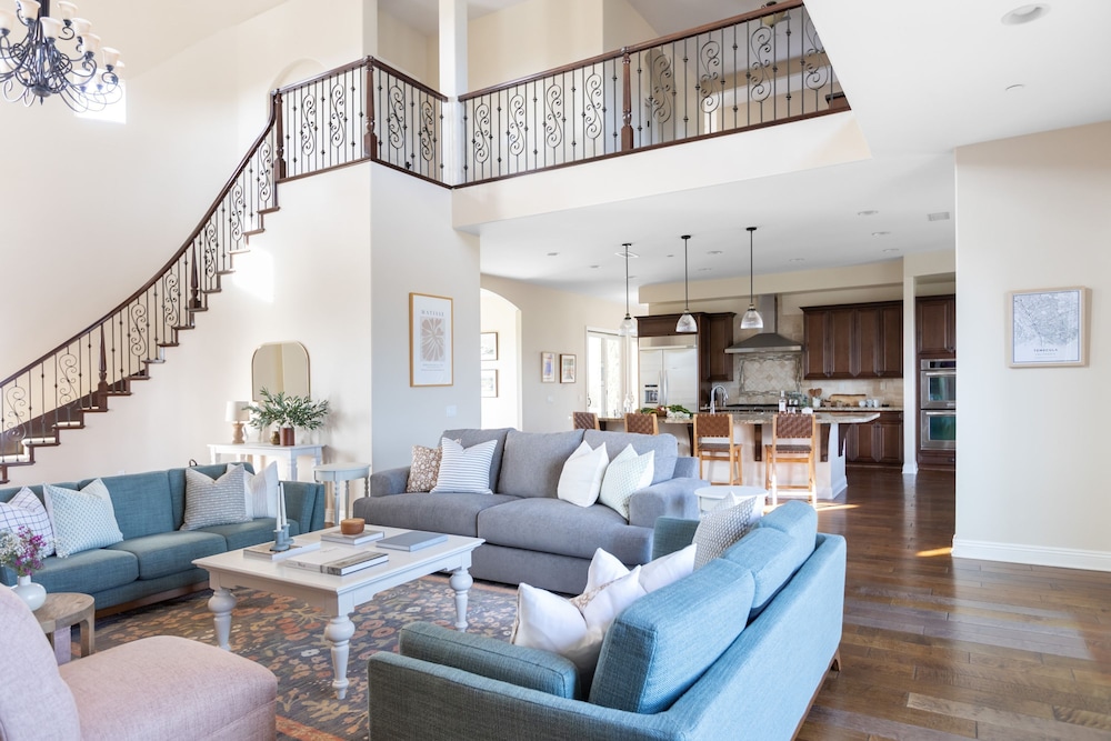 Palazzo Del Sol By Avantstay Breathtaking Home w Mountain Views Hot Tub