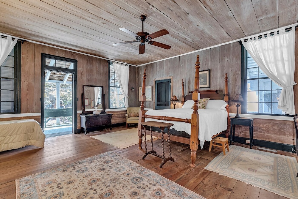Lachicotte Vacation Rentals