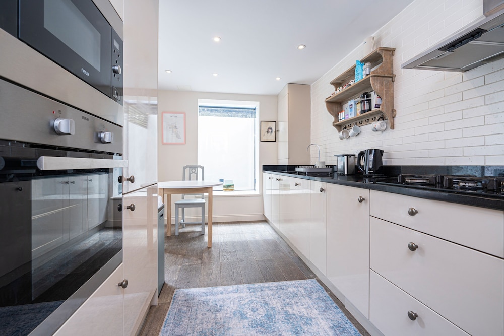 Lovely Battersea Home by Underthedoormat