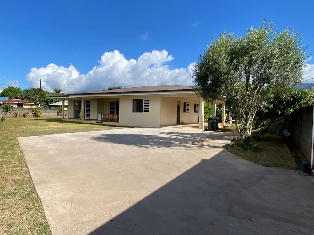 Fare Avea in Mahina With 3 Bedrooms and 2 Bathrooms