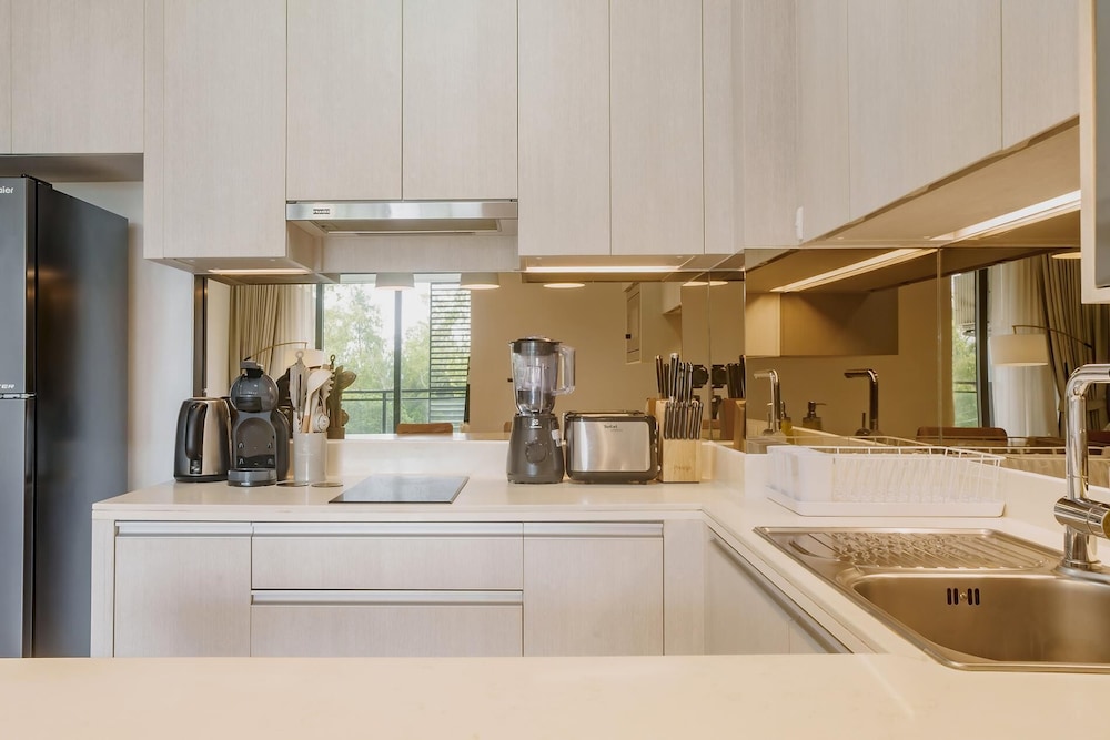 Cassia Exclusive Lake View Condo, Bang Tao Beach