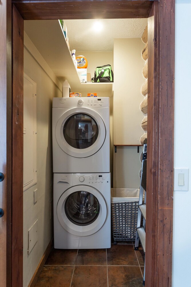 Pine Inn at Trail's End Lodge - Three Bedroom Residence with Den and Spa #5 3 Condo