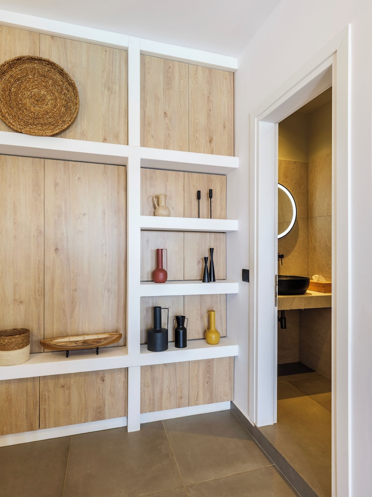 Mykonist Merchia Beach Villas & Suites
