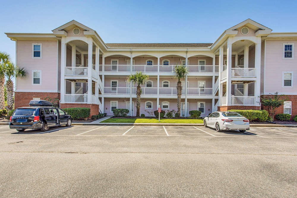 Golf Getaway by Casino, Dolphin Cruises + Beach!