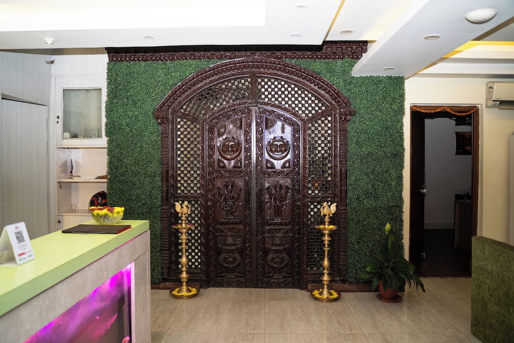 Aarya Wellness & Hostel