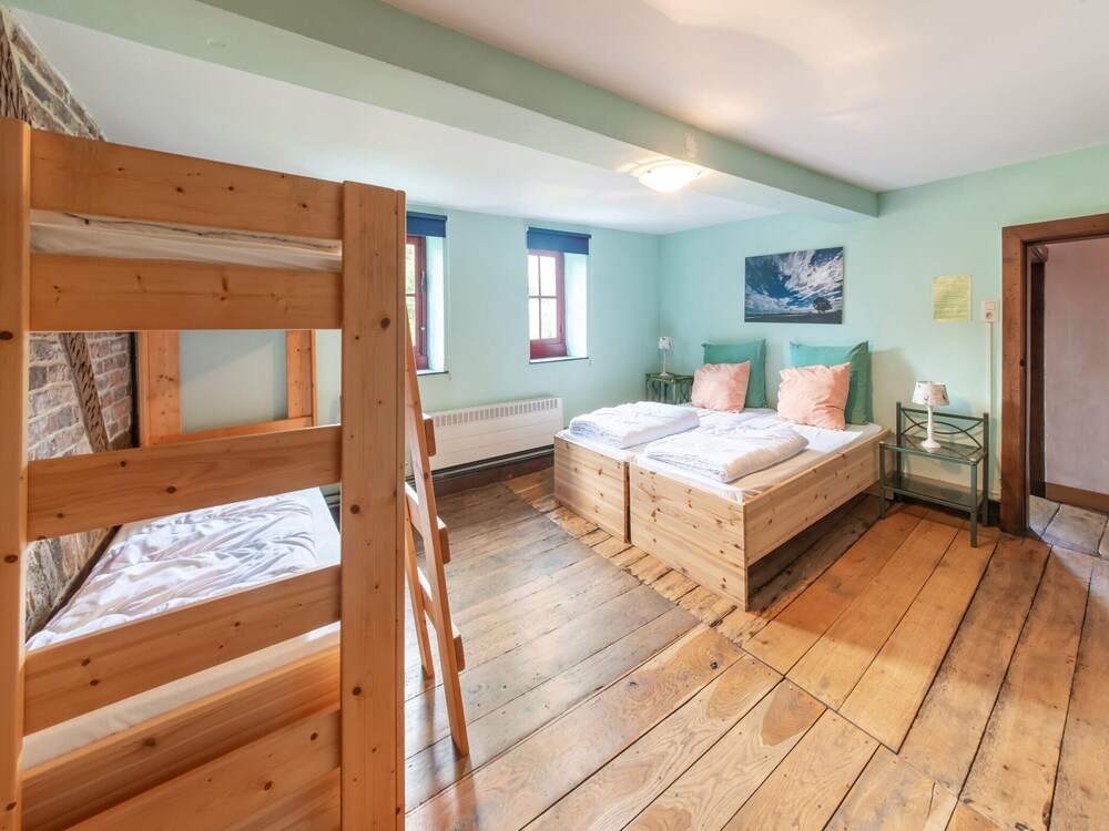 Vacation Home With BBQ Near Hotton