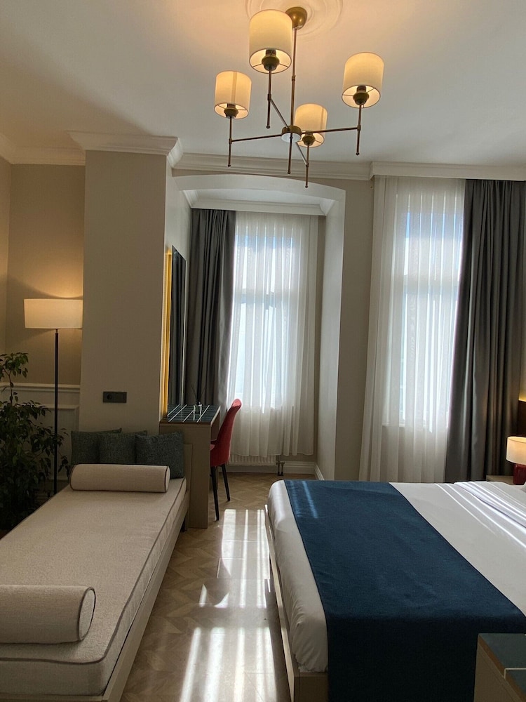 Emily Taksim Hotel