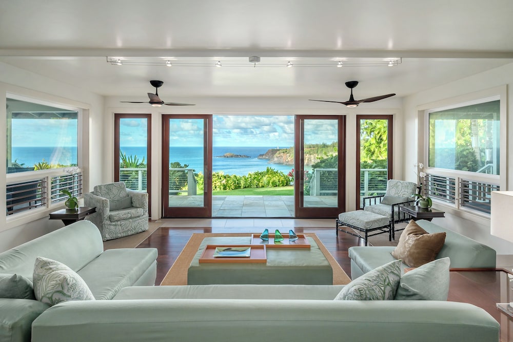 Secret Beach House in Kilauea