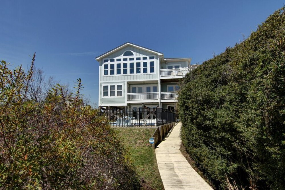Dune Escape 5 Bedroom Home by RedAwning