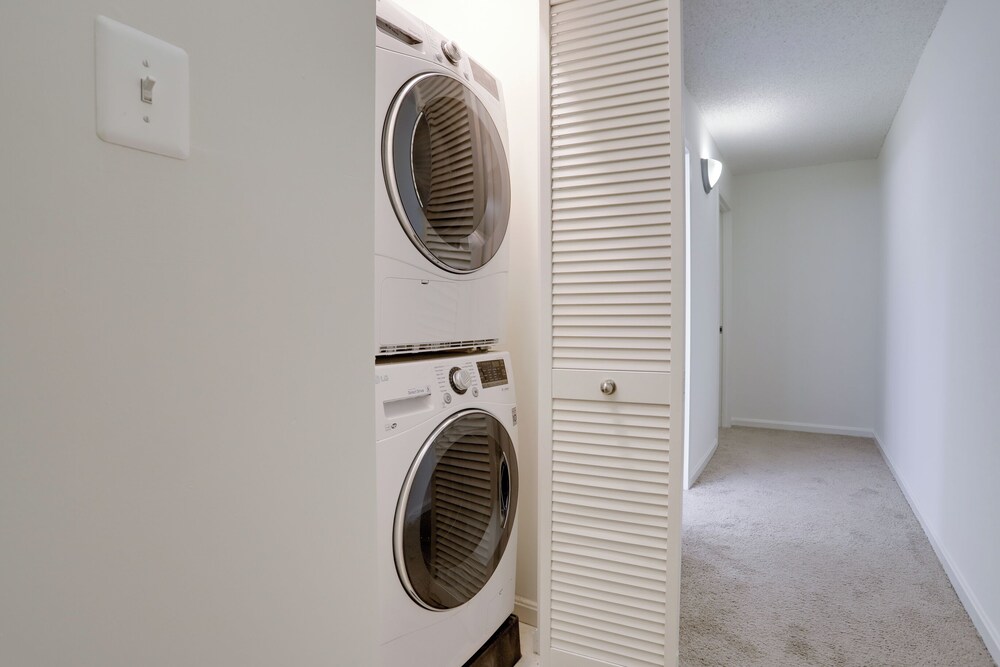 DC Airport Metroline Apartments