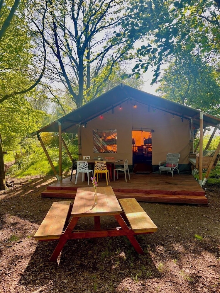 Camping De Helleborus