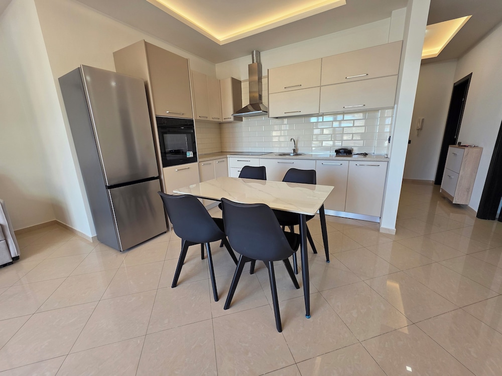Thomas K Veranda Apartment