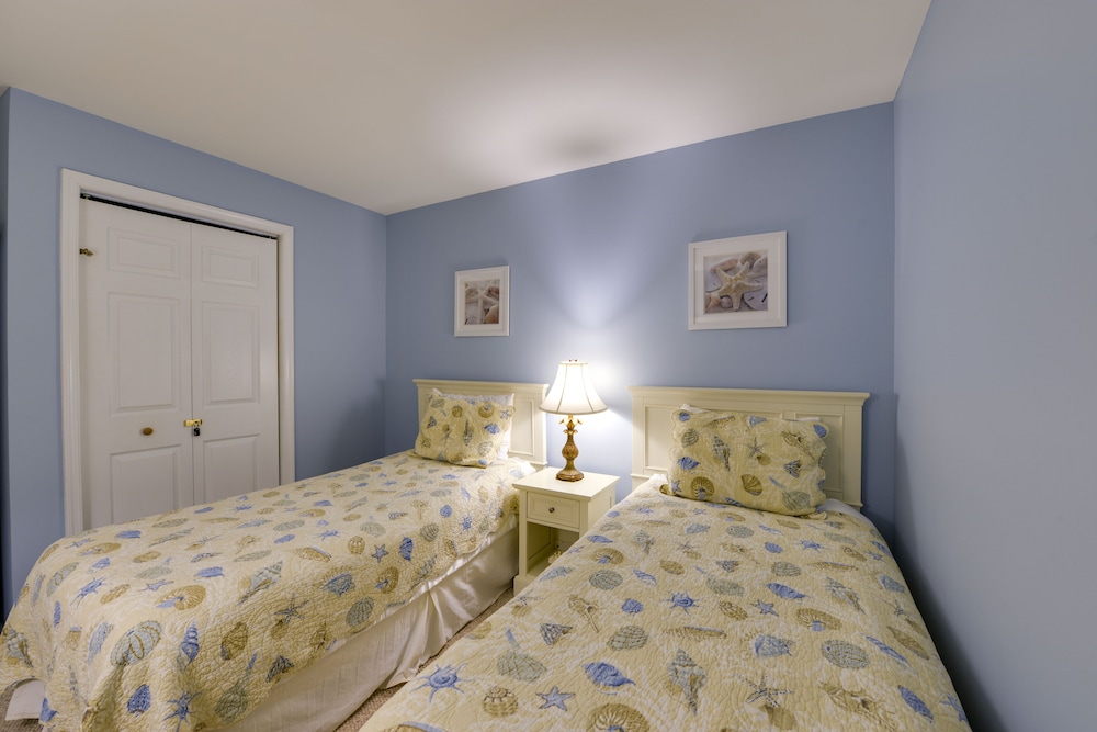 Wildwood Getaway w/ Ocean View - 1 Block to Beach! view 5