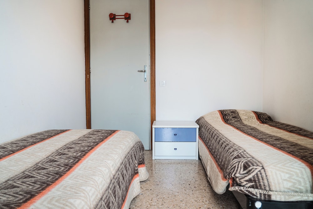 Side sea View Flat for 6 Guests Near Bibione Beach