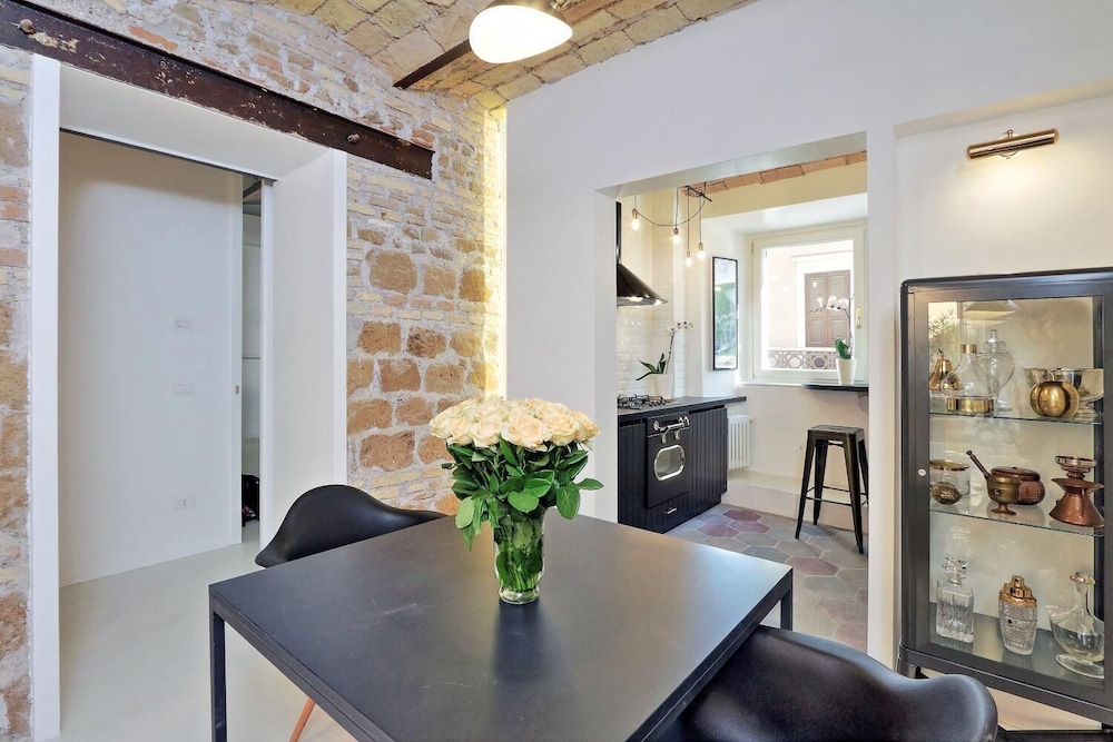 Design Flat for 4 near Colosseum