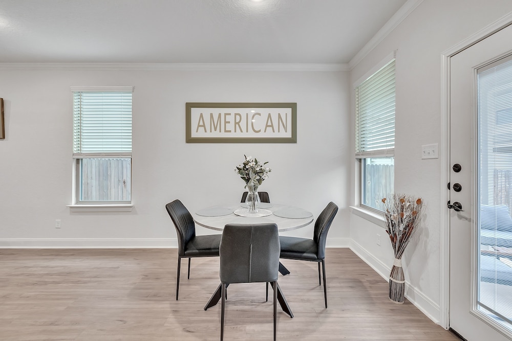 Modern 3br In Gated Community Near Jbsa & Seaworld 3 Bedroom Duplex