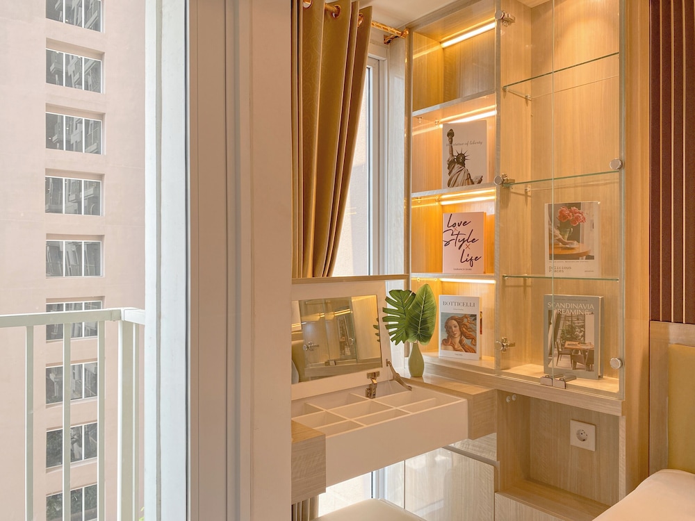 Homey and Comfort Stay Studio Tokyo Riverside PIK 2 Apartment