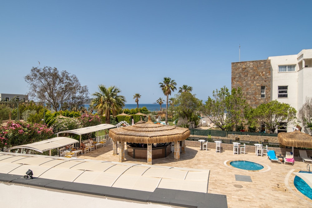 Tiana Beach Tatil Köyü - Her Şey Dahil - Image 48