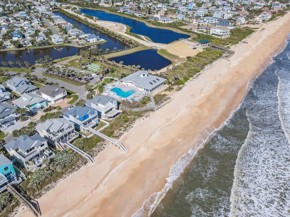 Sea Colony Cottage - Beachside Cottage in Beachfront Community w Pool