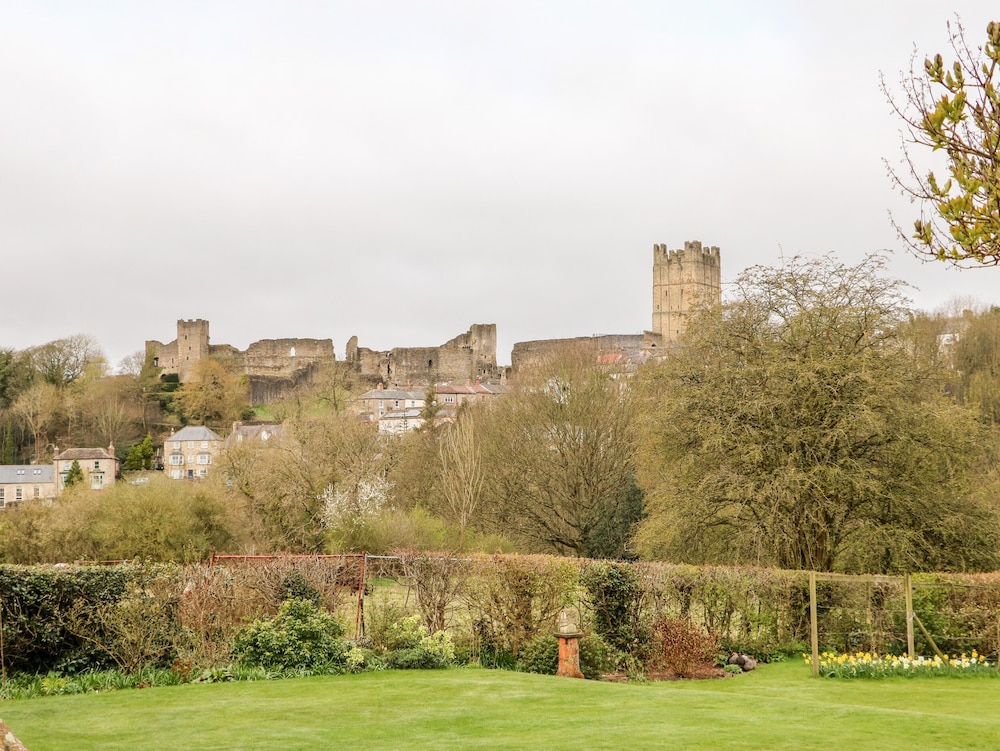 3 Kings Mews