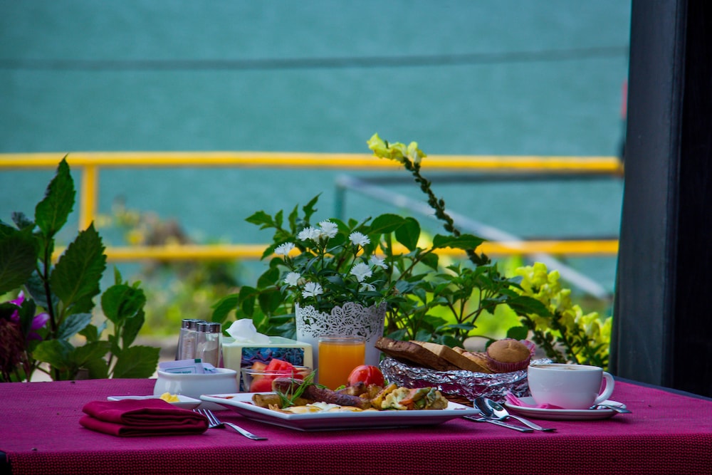 Lake View Resort