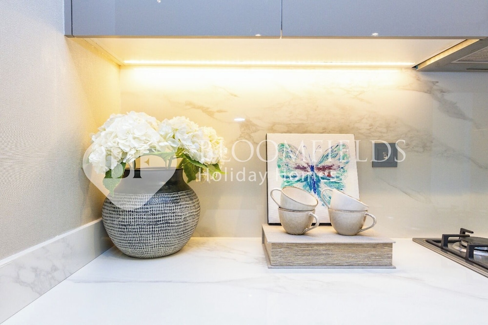 Bloomfields 1BR Azizi Farhad Burj View