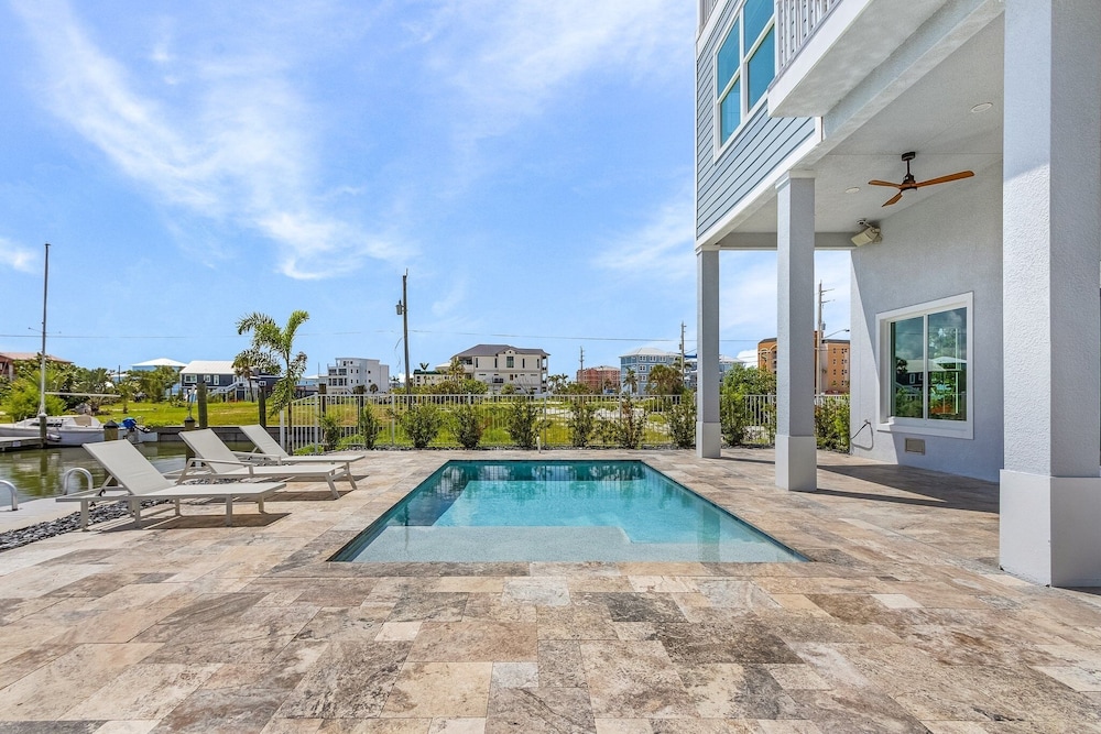 673 White Sands Retreat: Bay Views, Pool, Elevator 5 Bedroom Home