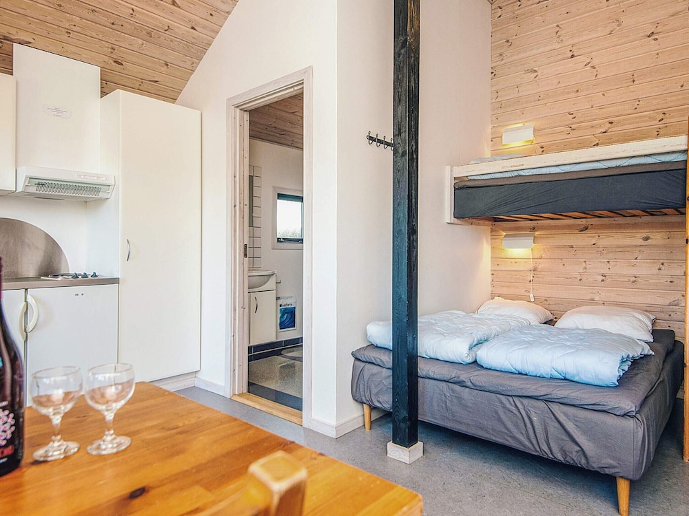 5 Person Relaxing Holiday Park Home in Ronde