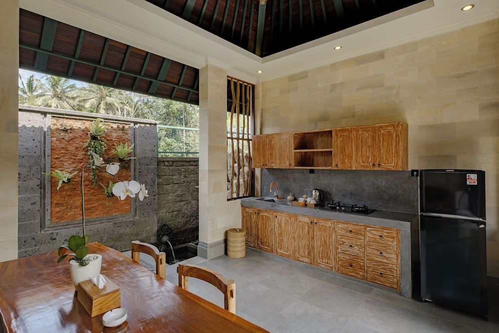 Monique Ubud Villa