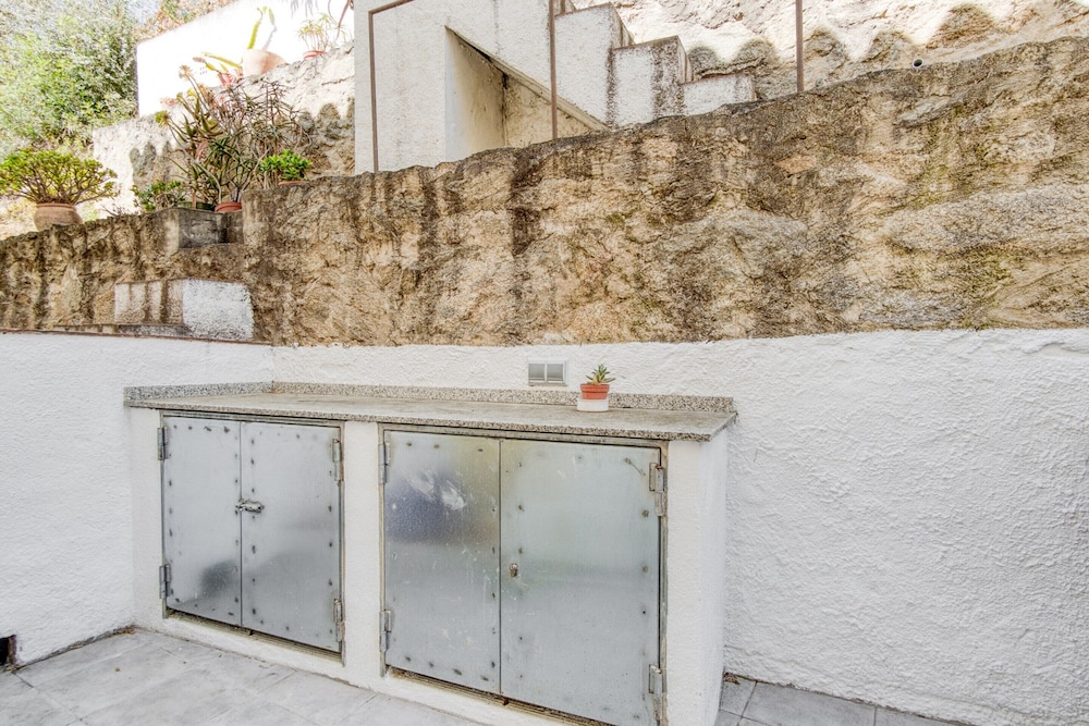 Townhouse in Roses Near Platja de Canyelles