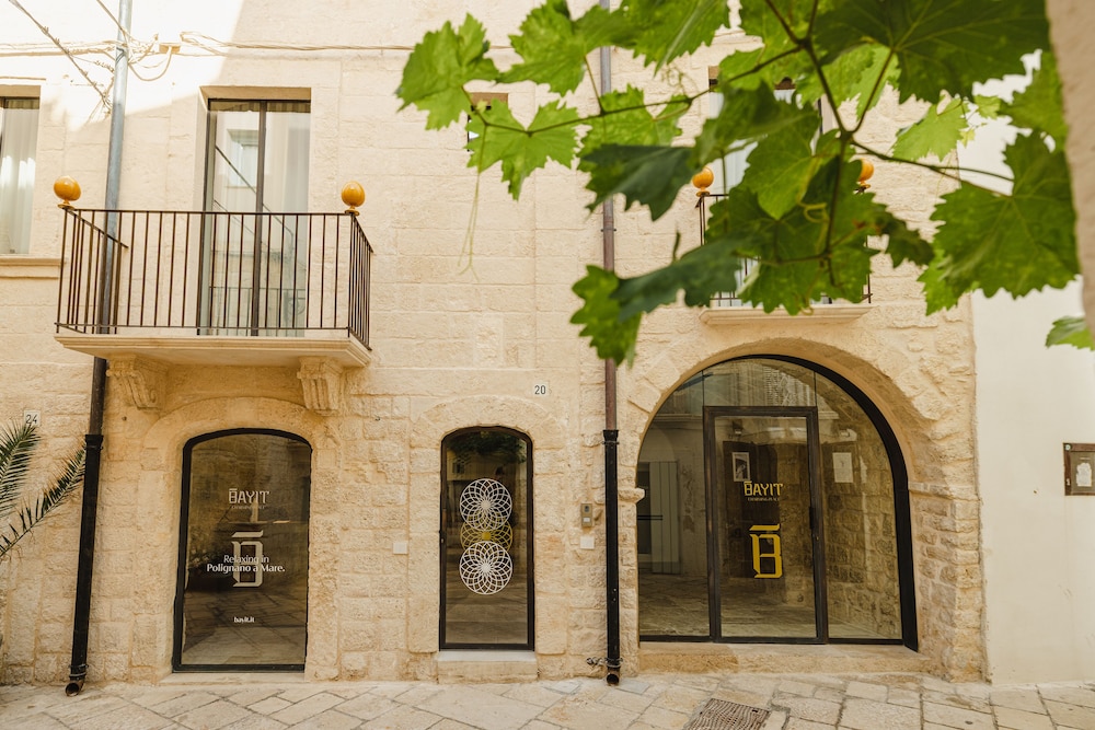 Bayit Charming Place