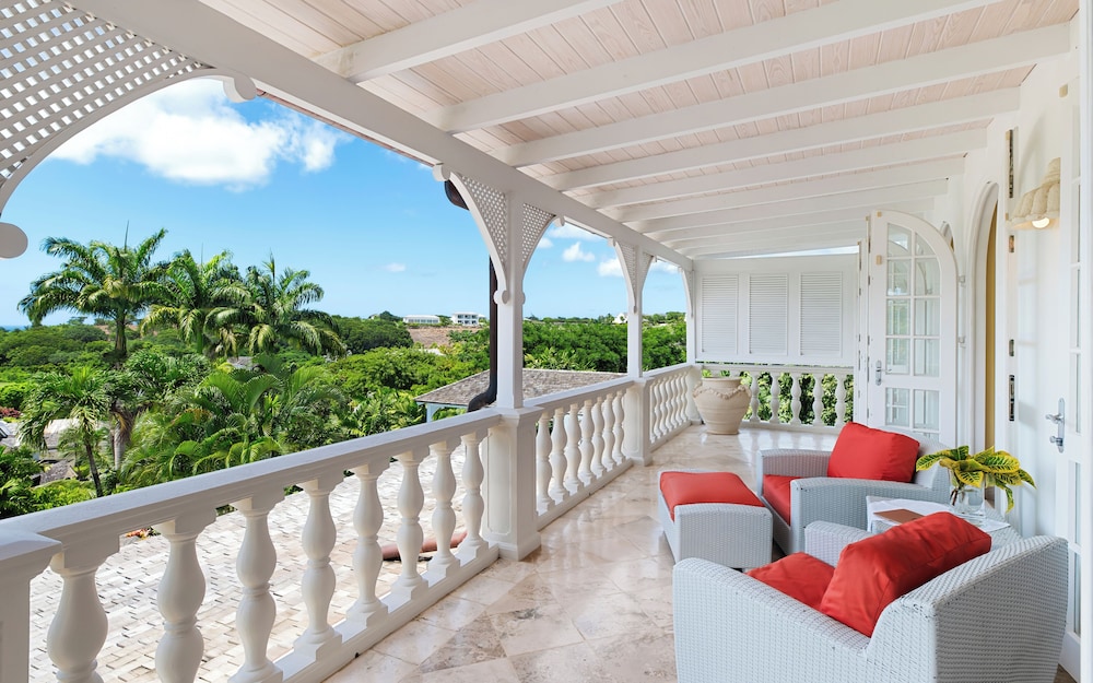 Waterfalls - 6 bed Peaceful and Secure Luxury
