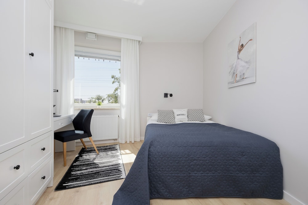 Gumińska Apartment Warsaw by Renters view 3