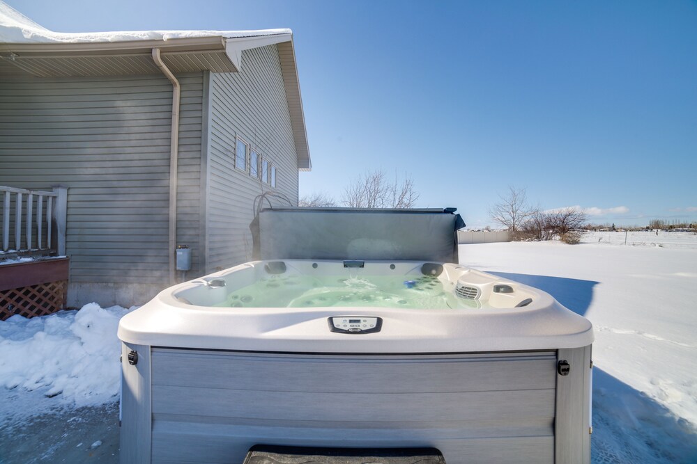 Rigby Home w/ Game Room & Fire Pit