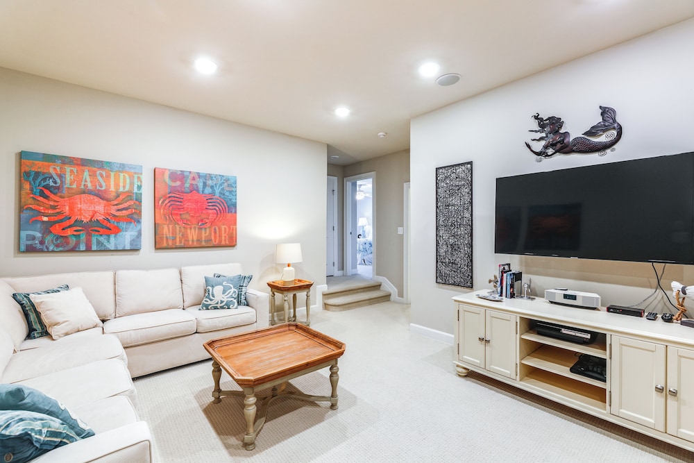 Swim, Hike & Chill: Spacious Ocean View Townhome!