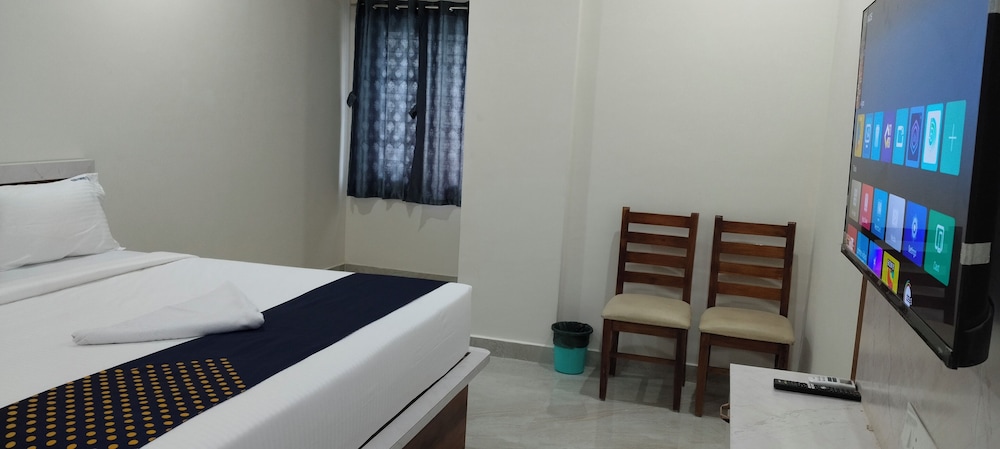 Hotel Grand Vista Nearby International Airport