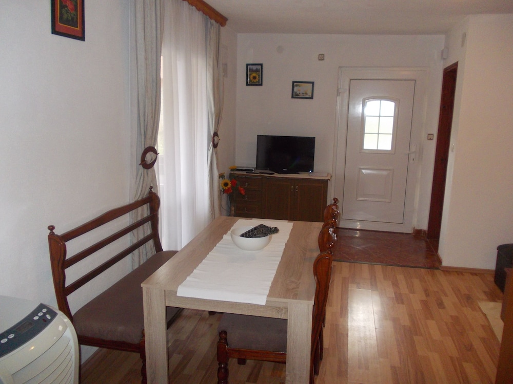 Estate Pavlić